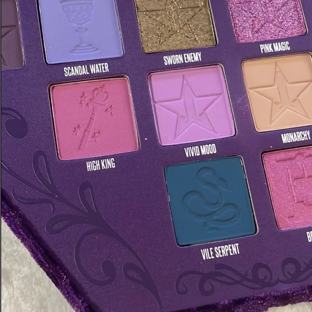 New Jeffree Star Blood Lust‎ Eyeshadow Palette